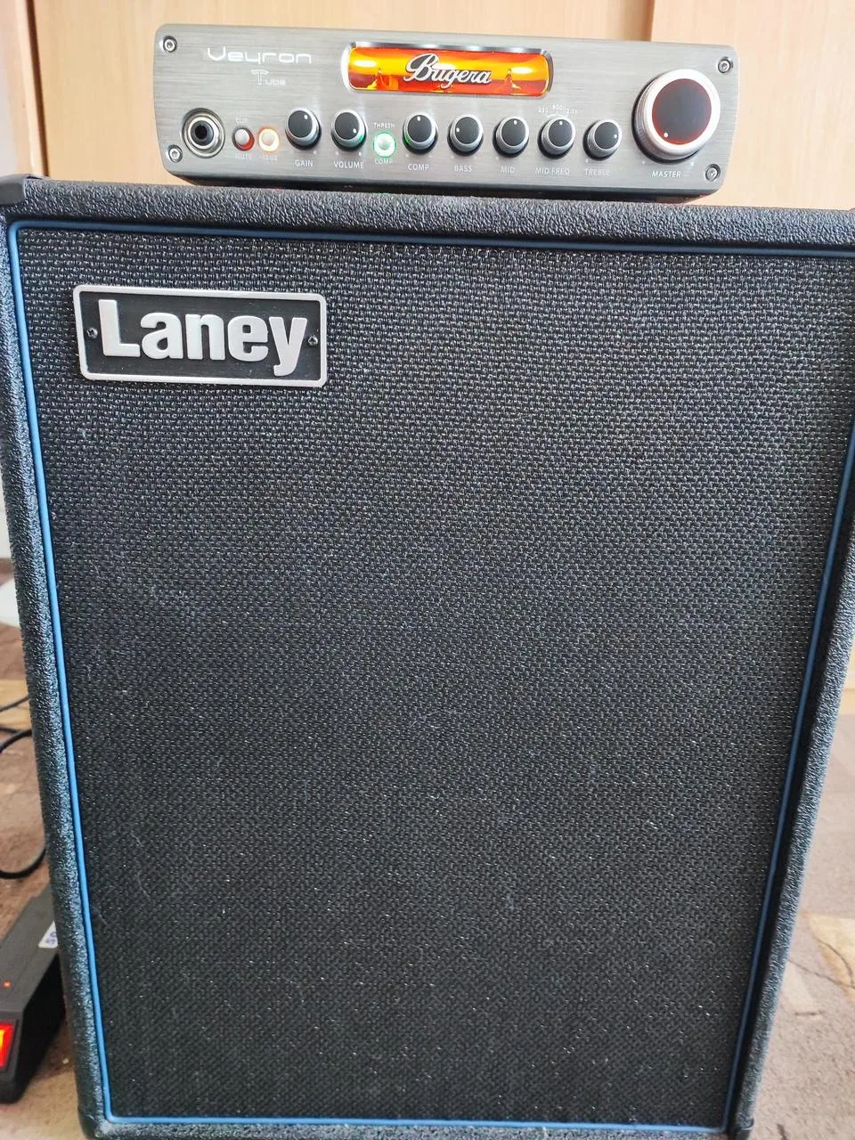 Reprobedna Laney R210
