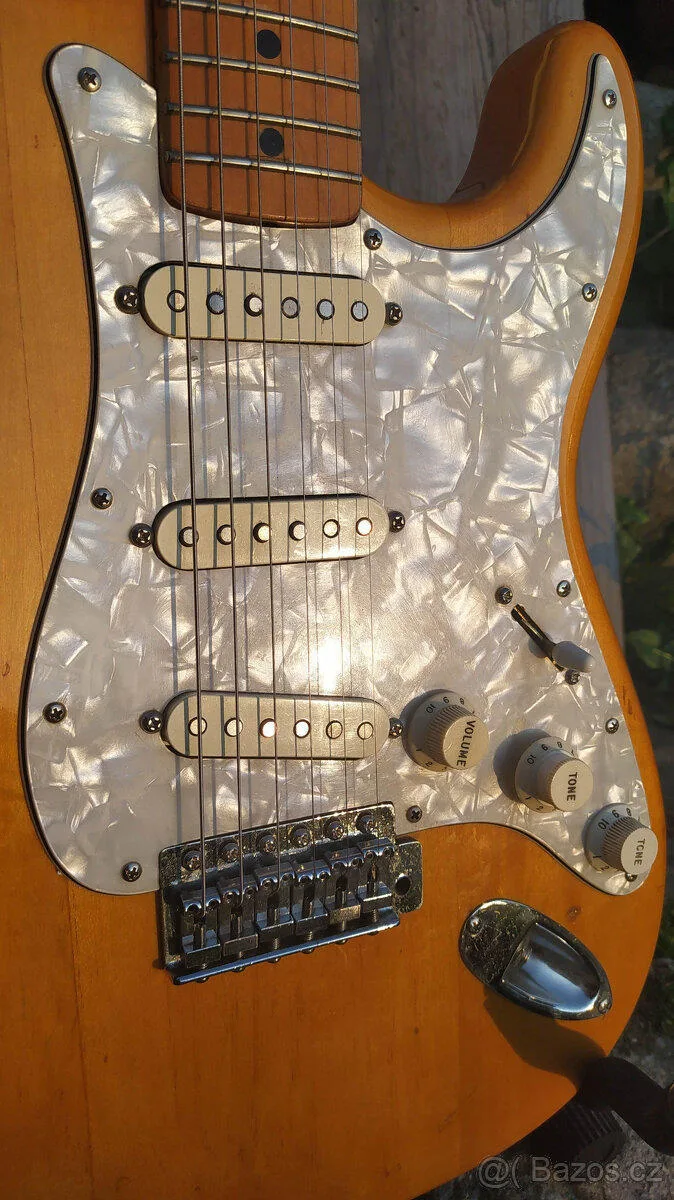 Stratocaster Aria PRO MADE IN JAPAN 70. LÉTA
