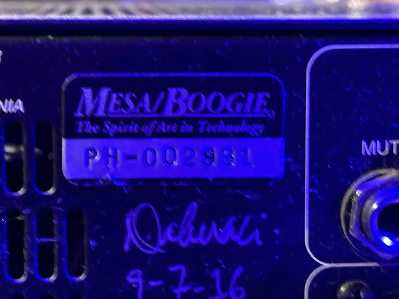 Uvažuji o prodeji mesa boogie carbine M6, stáří cca. 4 roky,