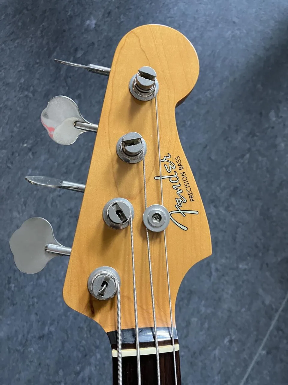 FENDER PRECISION JAPAN 1984-87