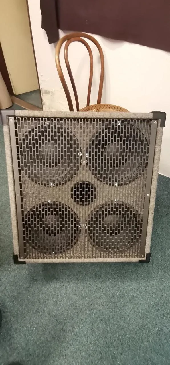 Box 4x10 kompletní prázdný.