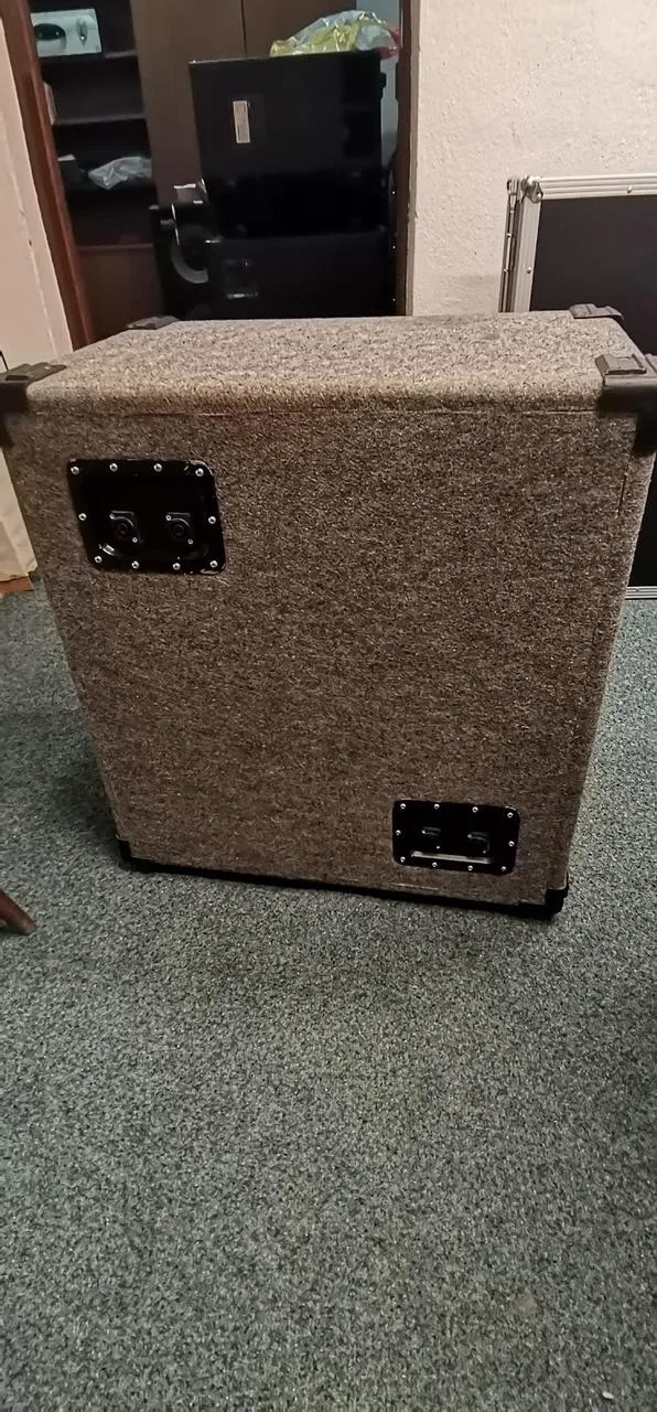 Box 4x10 kompletní prázdný.