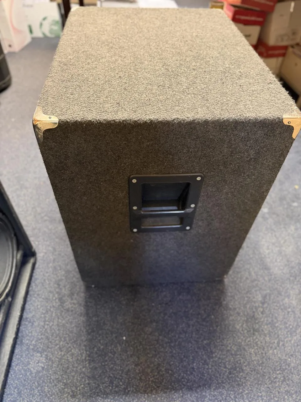 baskytarový reprobox Warwick WCA 410 Pro.