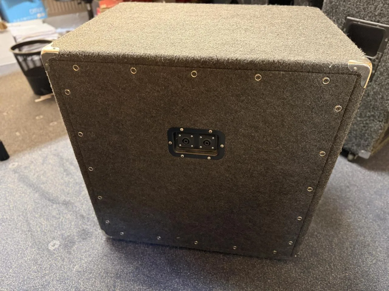 baskytarový reprobox Warwick WCA 410 Pro.