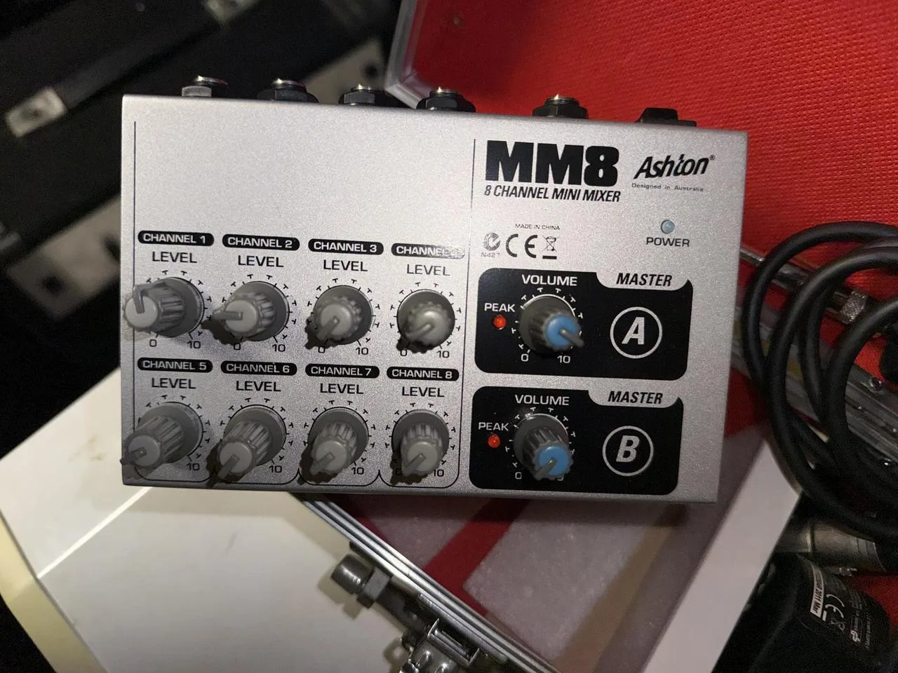 Ashton MM8 mini mixer nabízí 8 kanálů