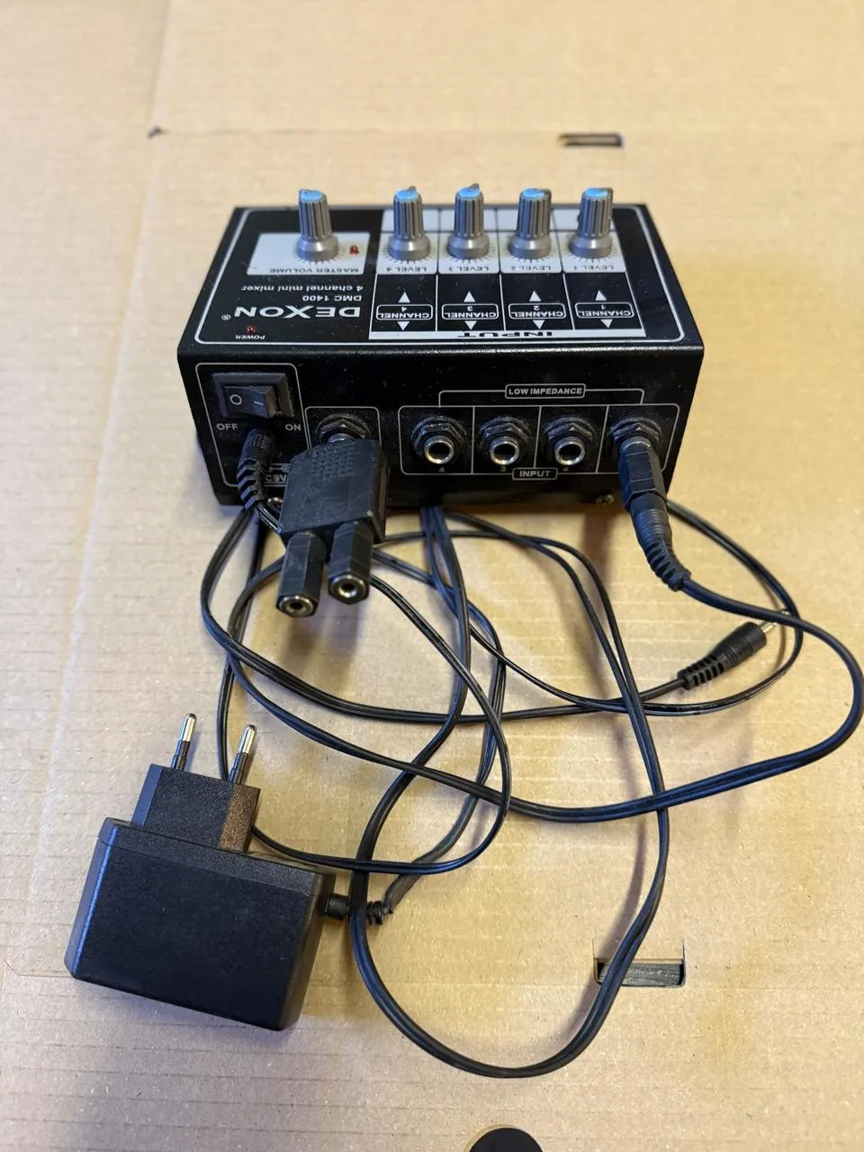 mixážní pult DEXON DMC 1400