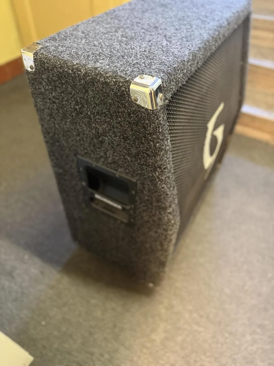 baskytarový reprobox Carvin BRX10
