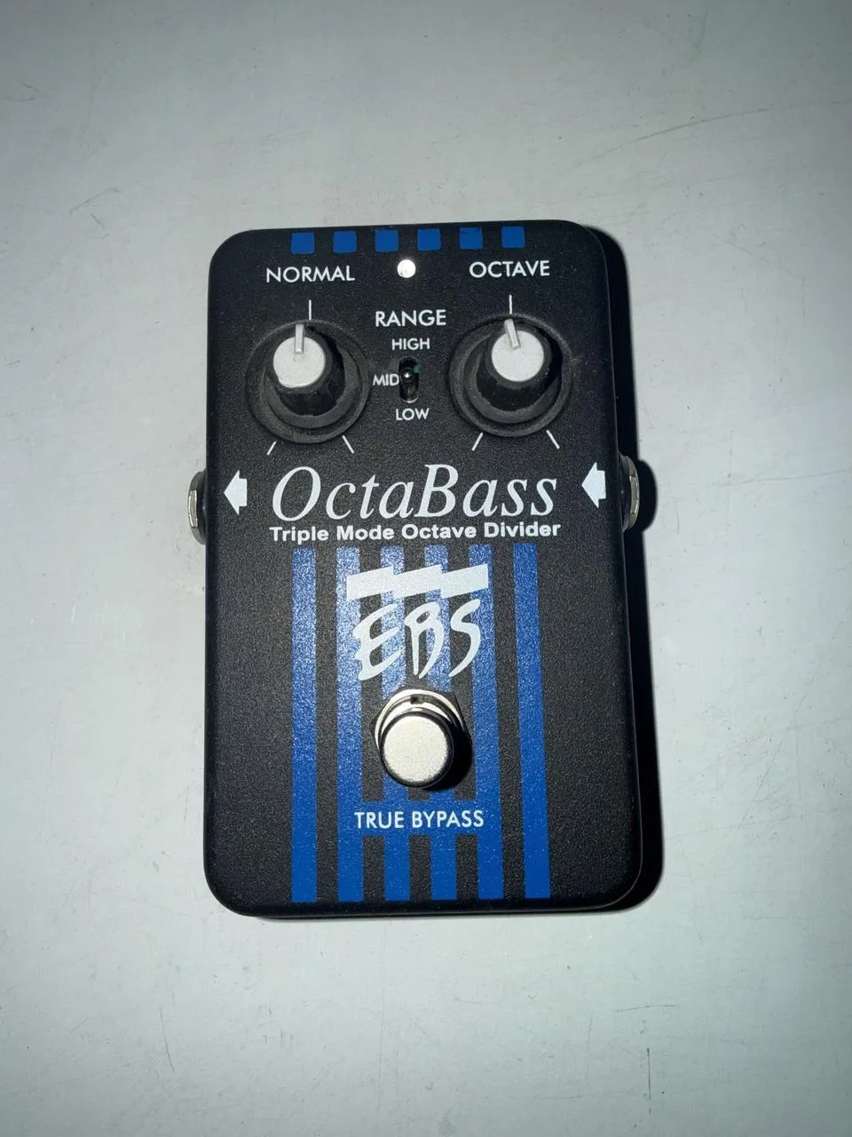 EBS OctaBass – Triple Mode Octave Divider, efektový pedál