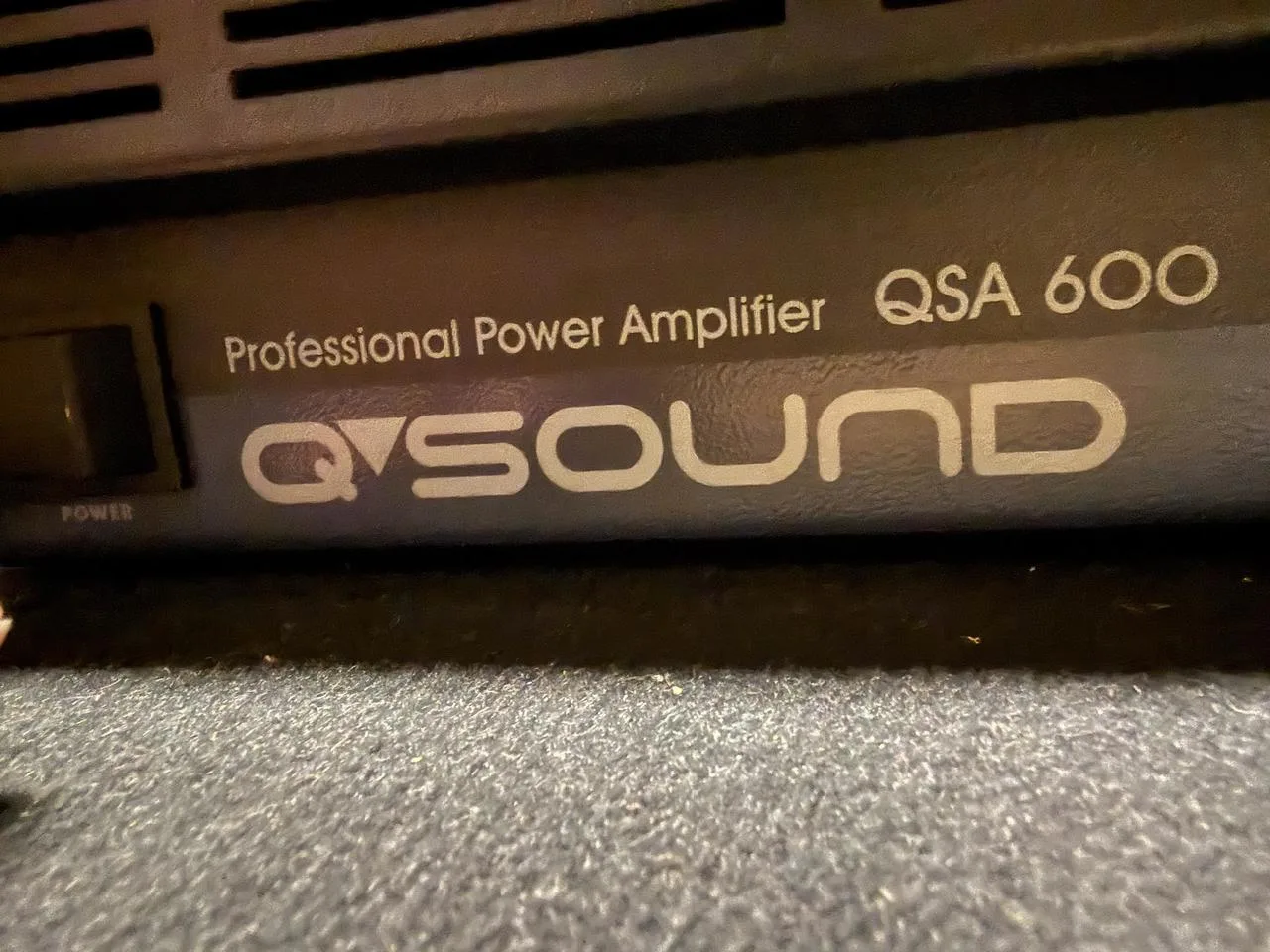 profesionální výkonový stereozesilovač Qsound QSA 600