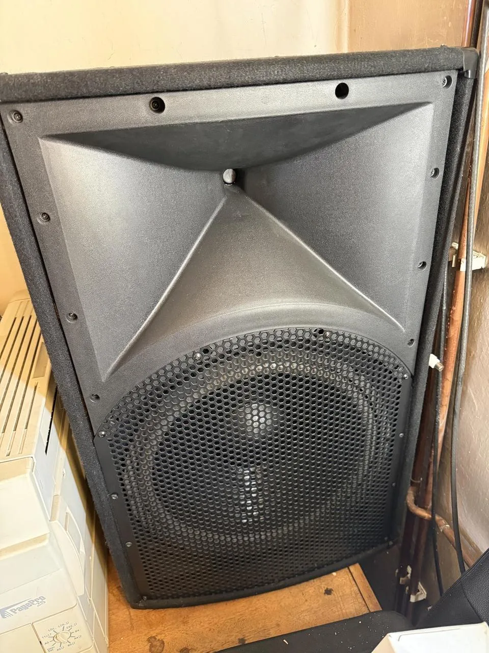Reproduktorový box Cerwin-Vega INT-152V2
