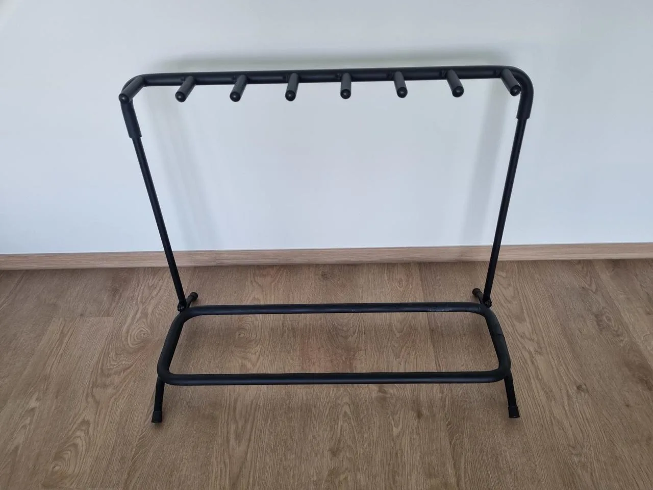 Prodám multistojan pro 7 kytar/baskytar BESPECO Kanga 07