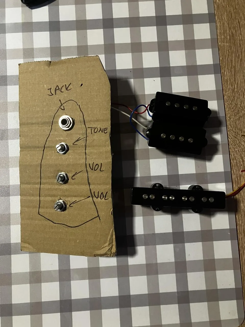 Snimače PJ ze Squier Vintage Modified Jaguar Special SS