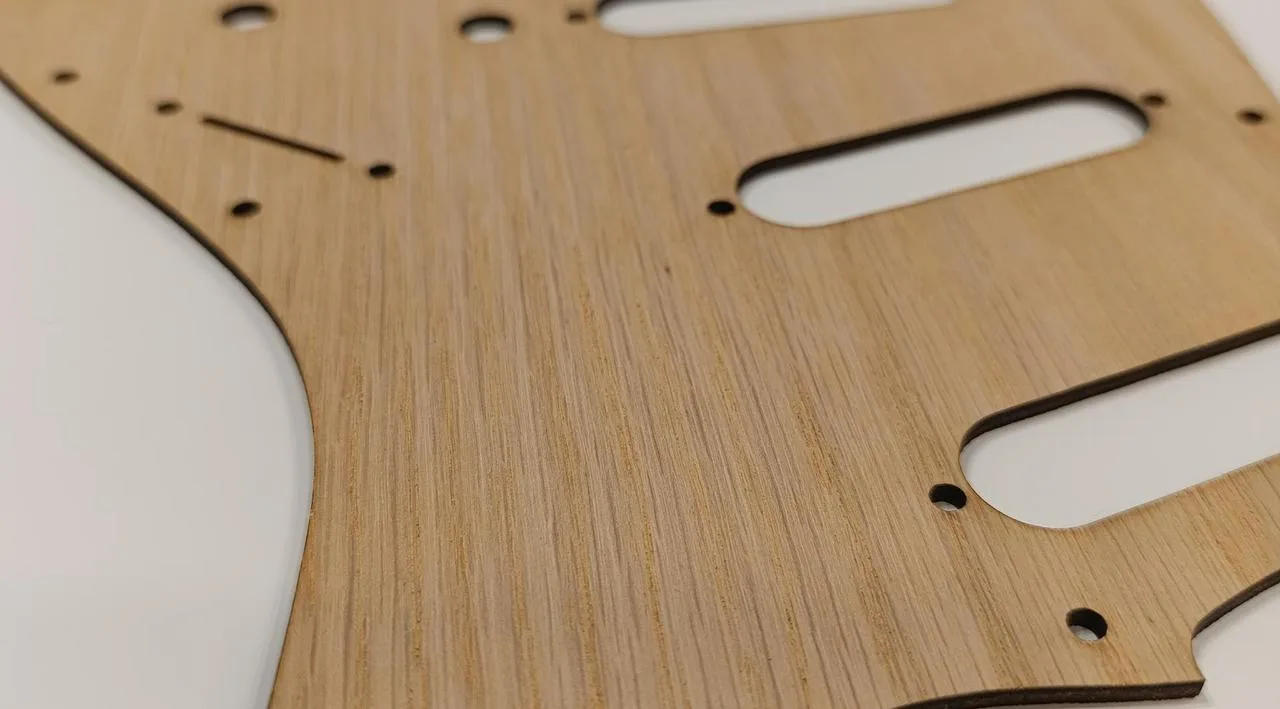 Pickguard pre STRATOCASTER prírodný dub