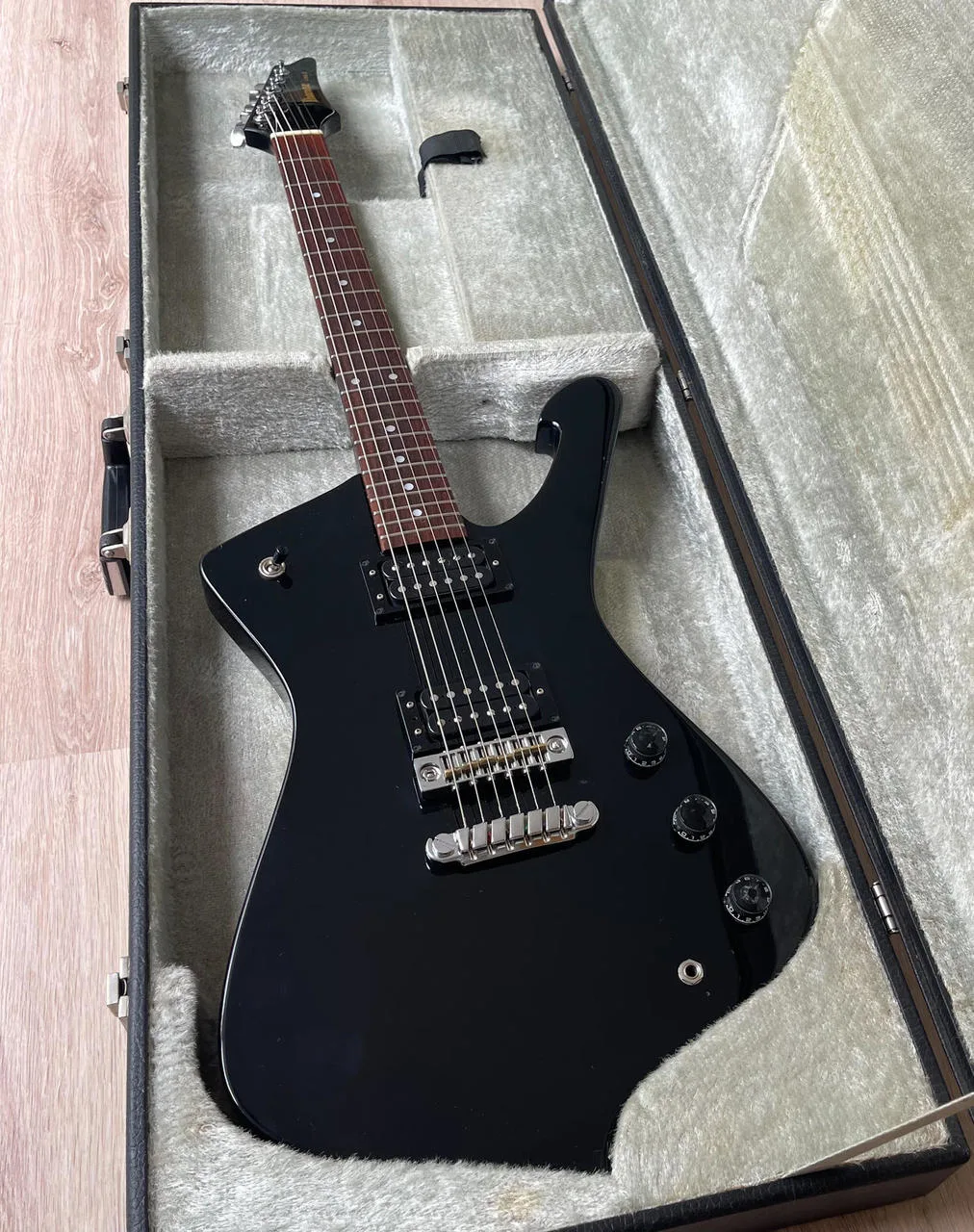 Ibanez Iceman II IC50BK 1981 JAPAN
