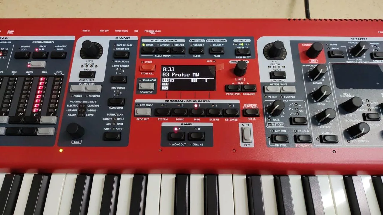 Nord Stage 3 HP76 + pouzdro